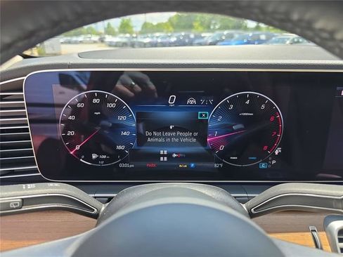 Certified 2024 Mercedes-Benz GLS 450 4MATIC image 34