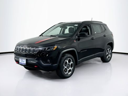 Used 2022 Jeep Compass Trailhawk w/ Trailhawk Convenience Group AWD/4WD image 1