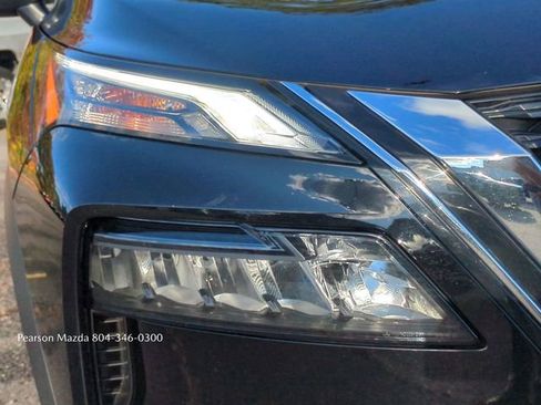 Used 2023 Nissan Rogue S image 11