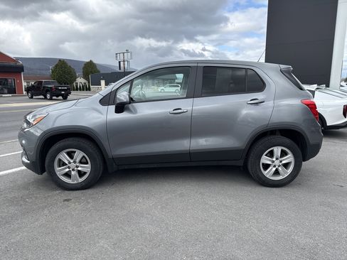 Used 2020 Chevrolet Trax LS w/ Tint and Cruise Package AWD/4WD image 7