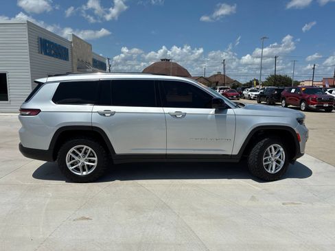 Used 2023 Jeep Grand Cherokee L Laredo AWD/4WD image 2
