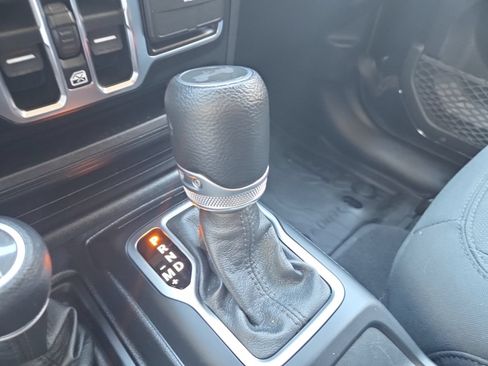 Used 2020 Jeep Wrangler Unlimited Sport S AWD/4WD image 24