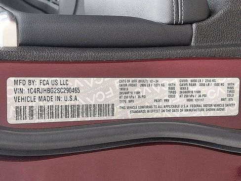 Used 2025 Jeep Grand Cherokee Limited AWD/4WD image 27