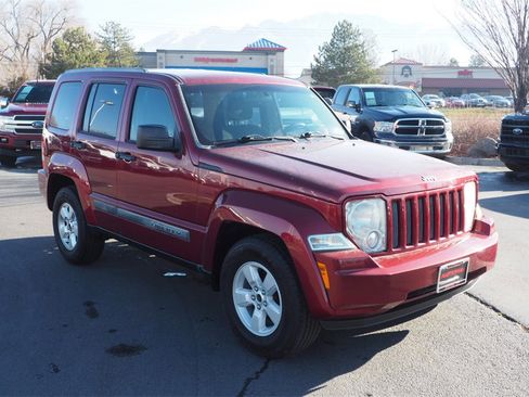 Used 2012 Jeep Liberty Sport image 3
