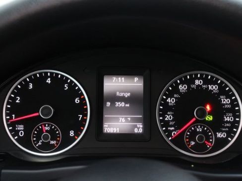 Used 2017 Volkswagen Tiguan Limited w/ Alloy Wheels Package image 17