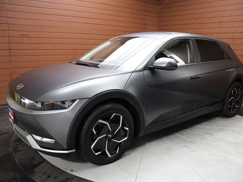 Used 2024 Hyundai Ioniq 5 SEL image 8