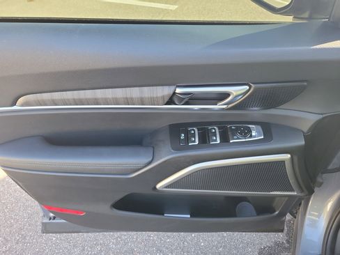 Certified 2023 Kia Telluride EX w/ EX Captain's Chair Package image 21