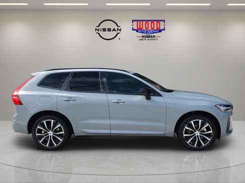 Used 2025 Volvo XC60 B5 Plus AWD/4WD image 2