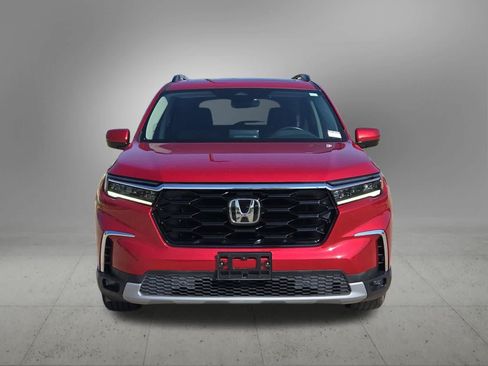 Used 2023 Honda Pilot Touring image 9