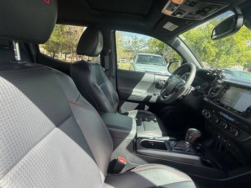 Used 2021 Toyota Tacoma TRD Pro AWD/4WD image 11