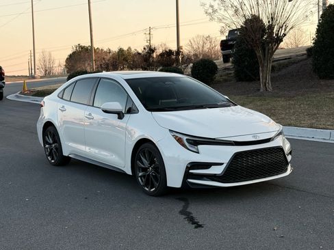 Used 2023 Toyota Corolla XSE image 7