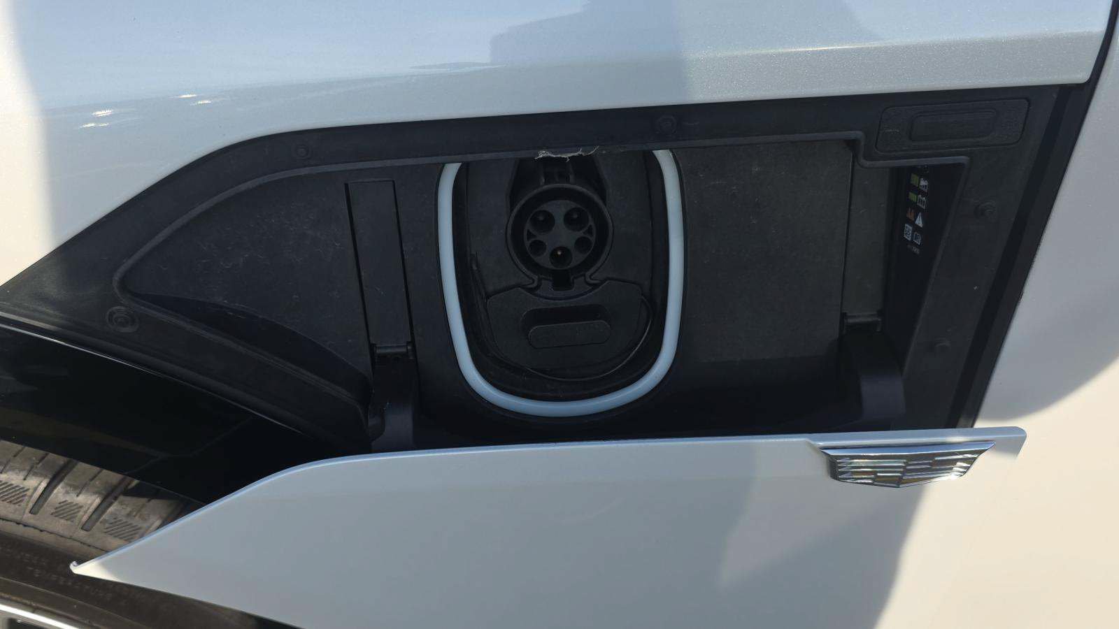 Used 2024 Cadillac Lyriq Tech RWD image 12