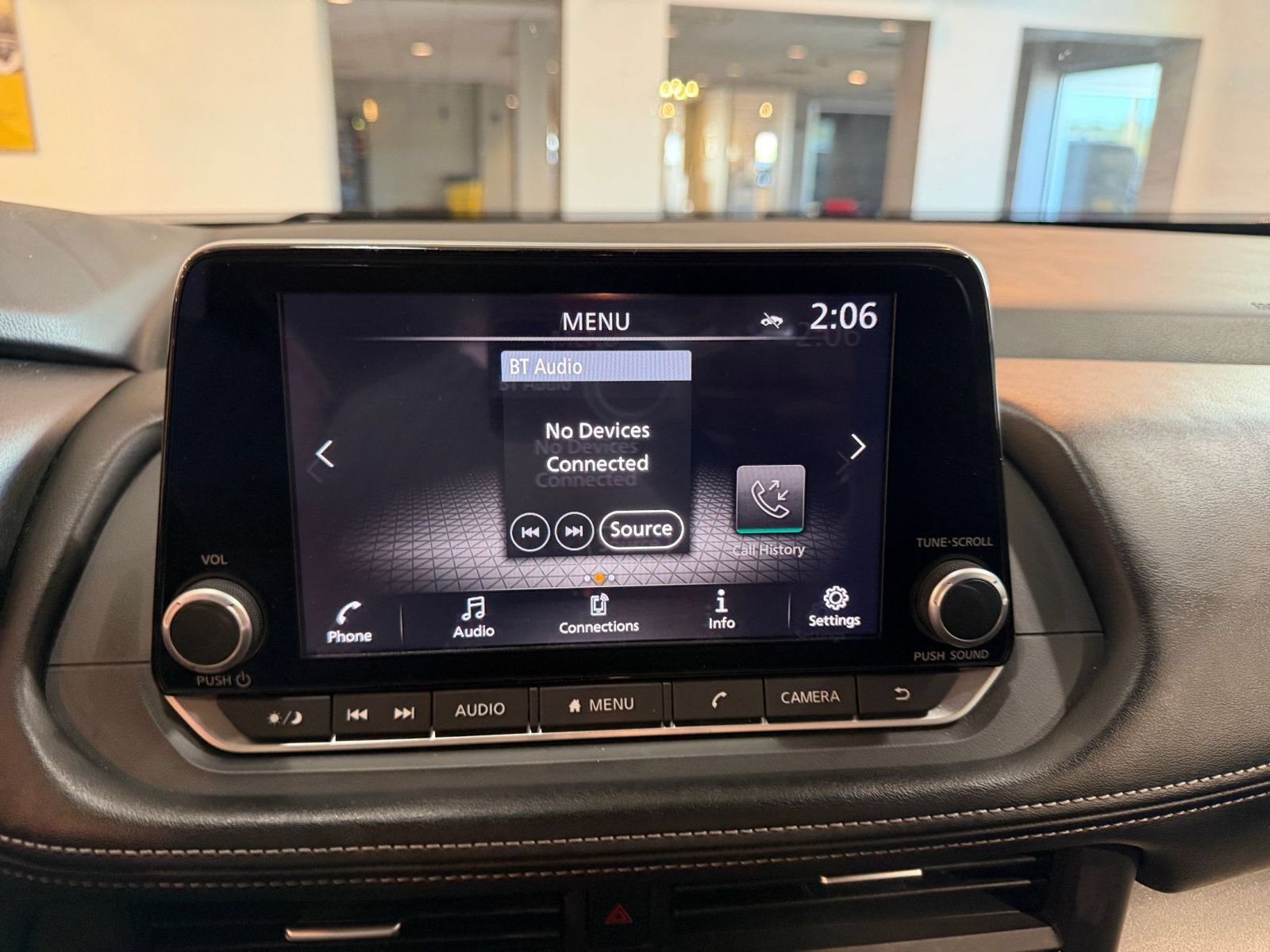 Used 2025 Nissan Rogue SV FWD image 19