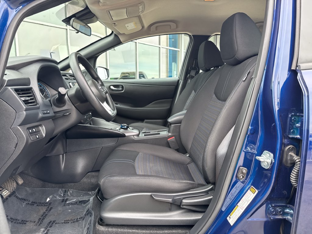 Used 2025 Nissan Leaf S FWD image 9