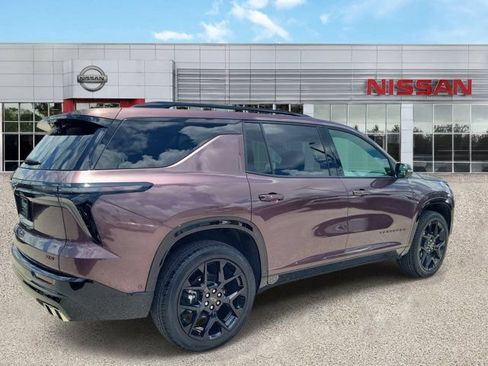 Used 2024 Chevrolet Traverse RS AWD/4WD image 2