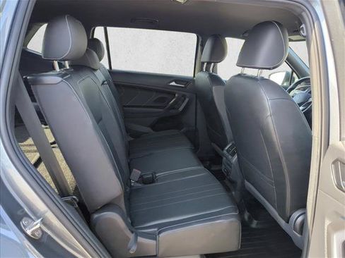 Used 2022 Volkswagen Tiguan SE R-Line FWD image 17