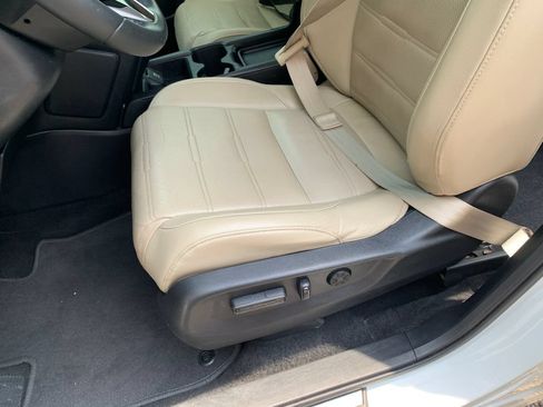 Used 2019 Honda CR-V Touring image 24