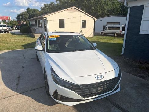 Used 2022 Hyundai Elantra Limited FWD image 5