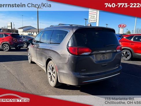 Used 2018 Chrysler Pacifica Limited w/ Tire & Wheel Group image 6