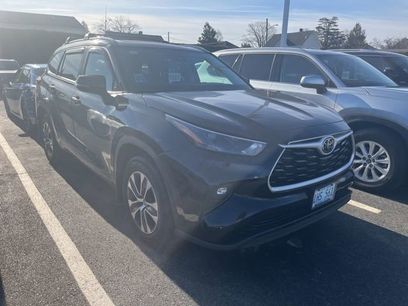 Used 2023 Toyota Highlander XLE