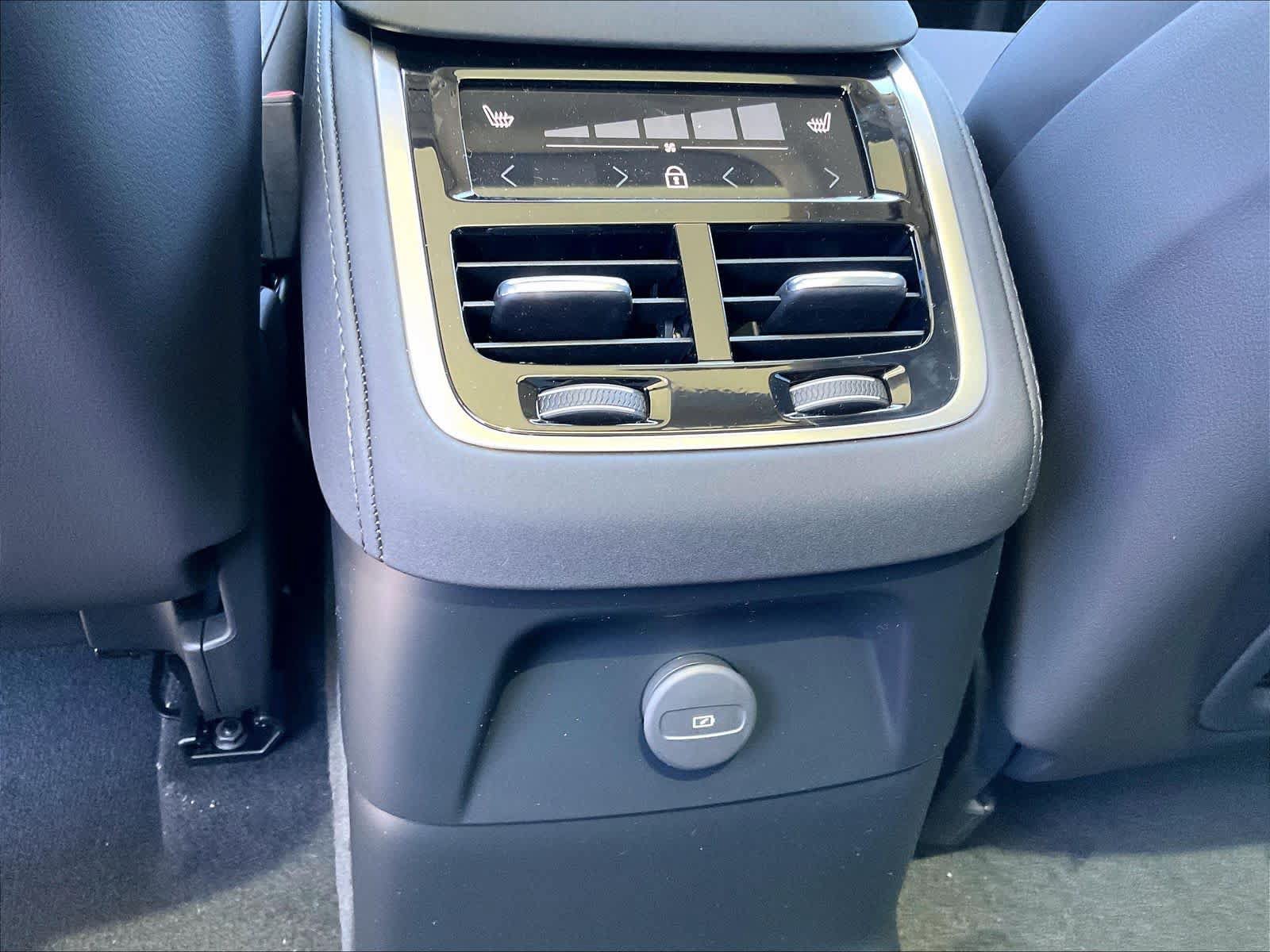 New 2026 Volvo XC90 T8 Plus w/ Protection Package AWD/4WD image 16