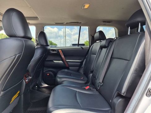 Used 2013 Toyota Highlander Limited FWD image 25