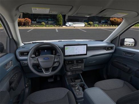 New 2025 Ford Maverick XL image 9