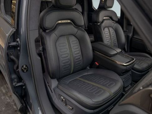 Used 2022 Rivian R1T Adventure image 21