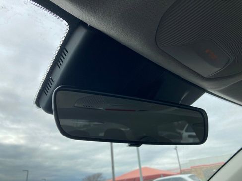 Used 2025 Kia K4 LXS image 23