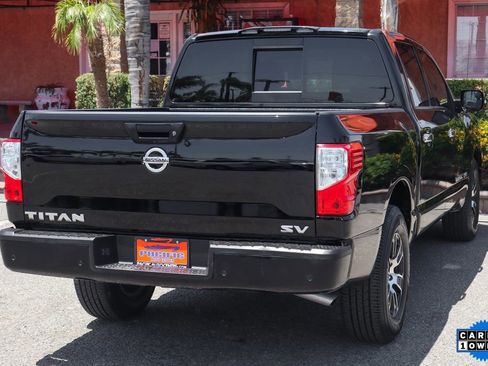 Used 2020 Nissan Titan SV w/ SV Convenience Package image 9
