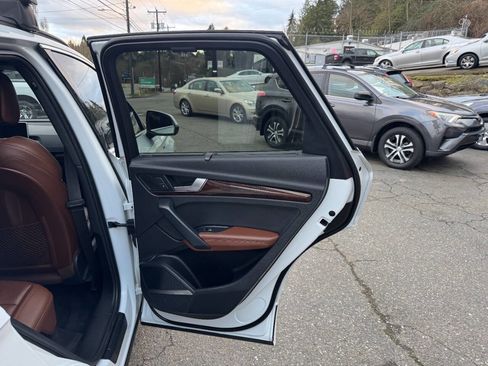 Used 2019 Audi Q5 2.0T Premium Plus w/ Premium Plus Package image 40