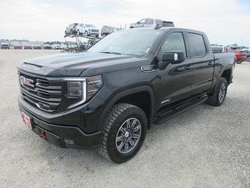 New 2026 GMC Sierra 1500 AT4 w/ AT4 Premium Package AWD/4WD image 10
