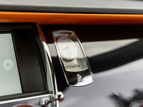 Used 2016 Rolls-Royce Dawn RWD image 37