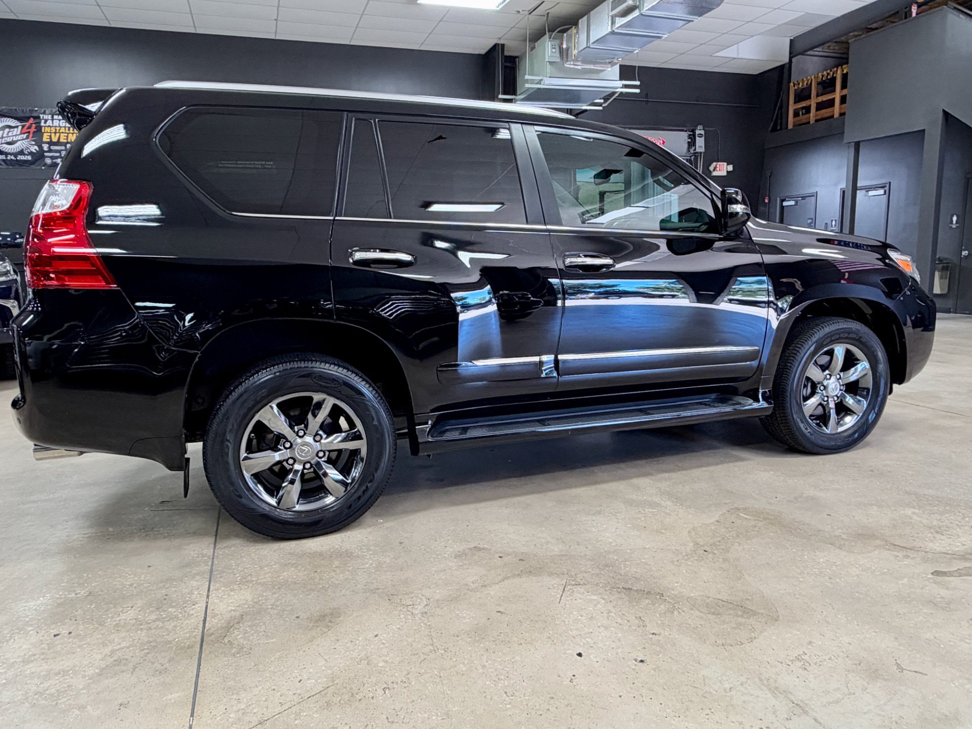 Used 2012 Lexus GX 460 w/ Comfort Plus Pkg AWD/4WD image 6