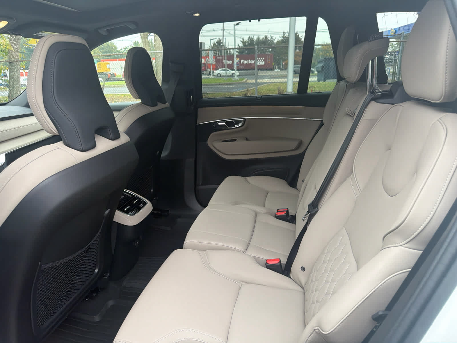 Used 2027 Volvo XC90 B6 Plus AWD/4WD image 15