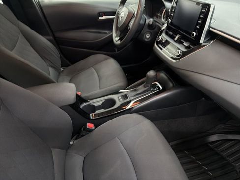 Used 2020 Toyota Corolla LE image 29