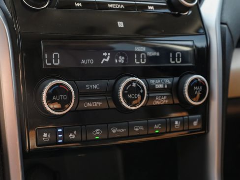 Used 2019 Subaru Ascent Touring image 28