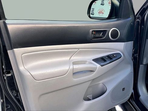 Used 2013 Toyota Tacoma PreRunner w/ Limited Pkg image 17