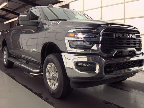Used 2025 RAM 2500 Big Horn AWD/4WD image 1