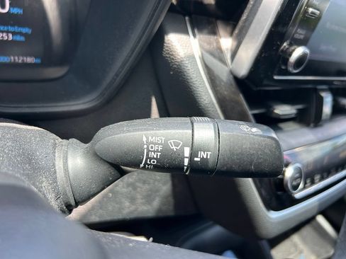 Used 2020 Toyota Corolla LE FWD image 21