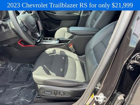 Used 2023 Chevrolet TrailBlazer RS w/ Convenience Package FWD image 16