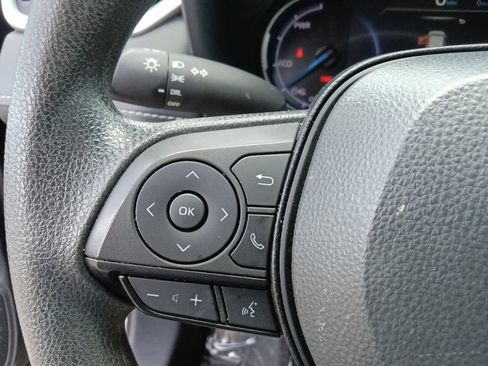 Used 2025 Toyota RAV4 LE AWD/4WD image 18