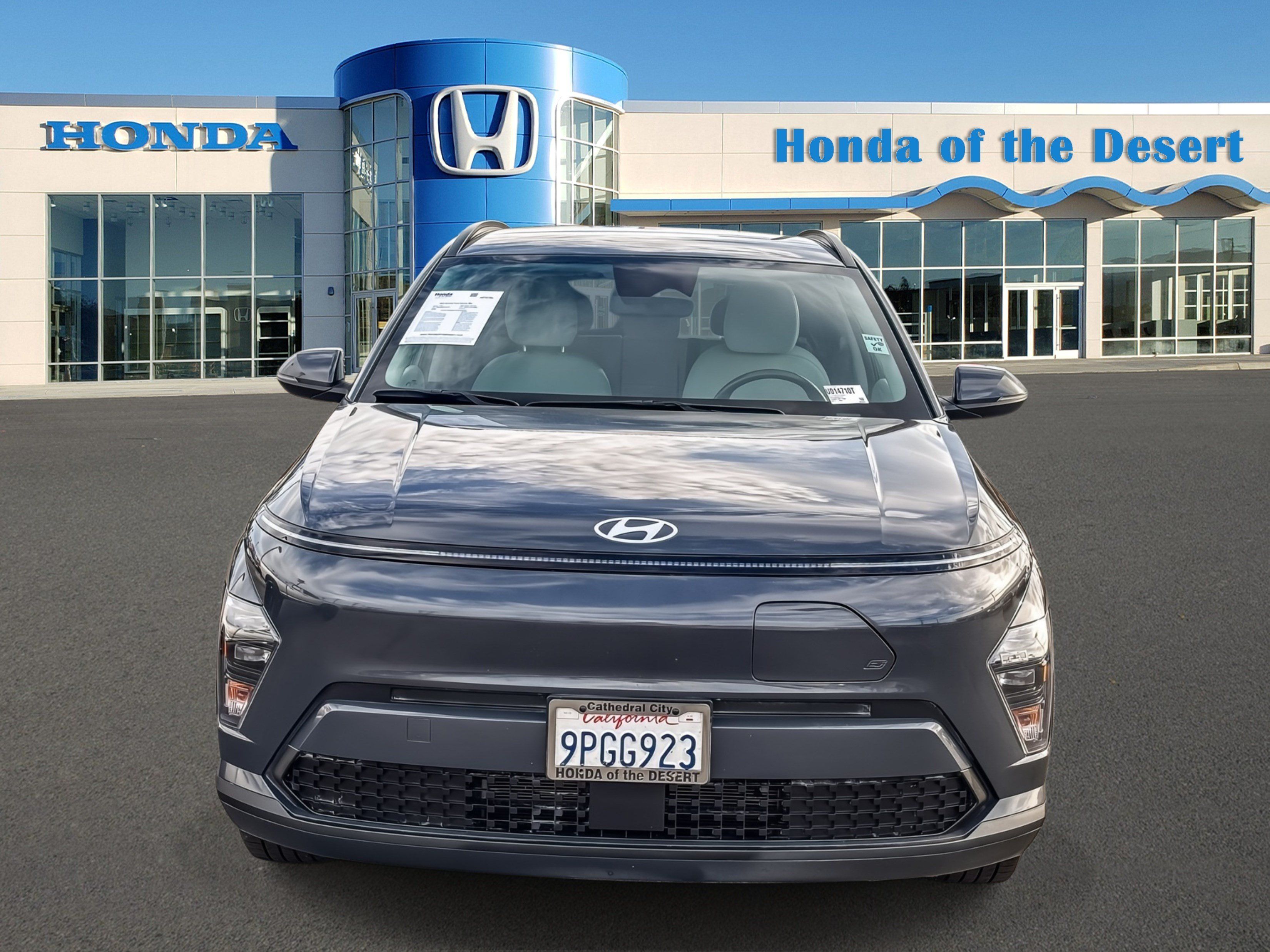 Used 2024 Hyundai Kona SEL FWD image 2