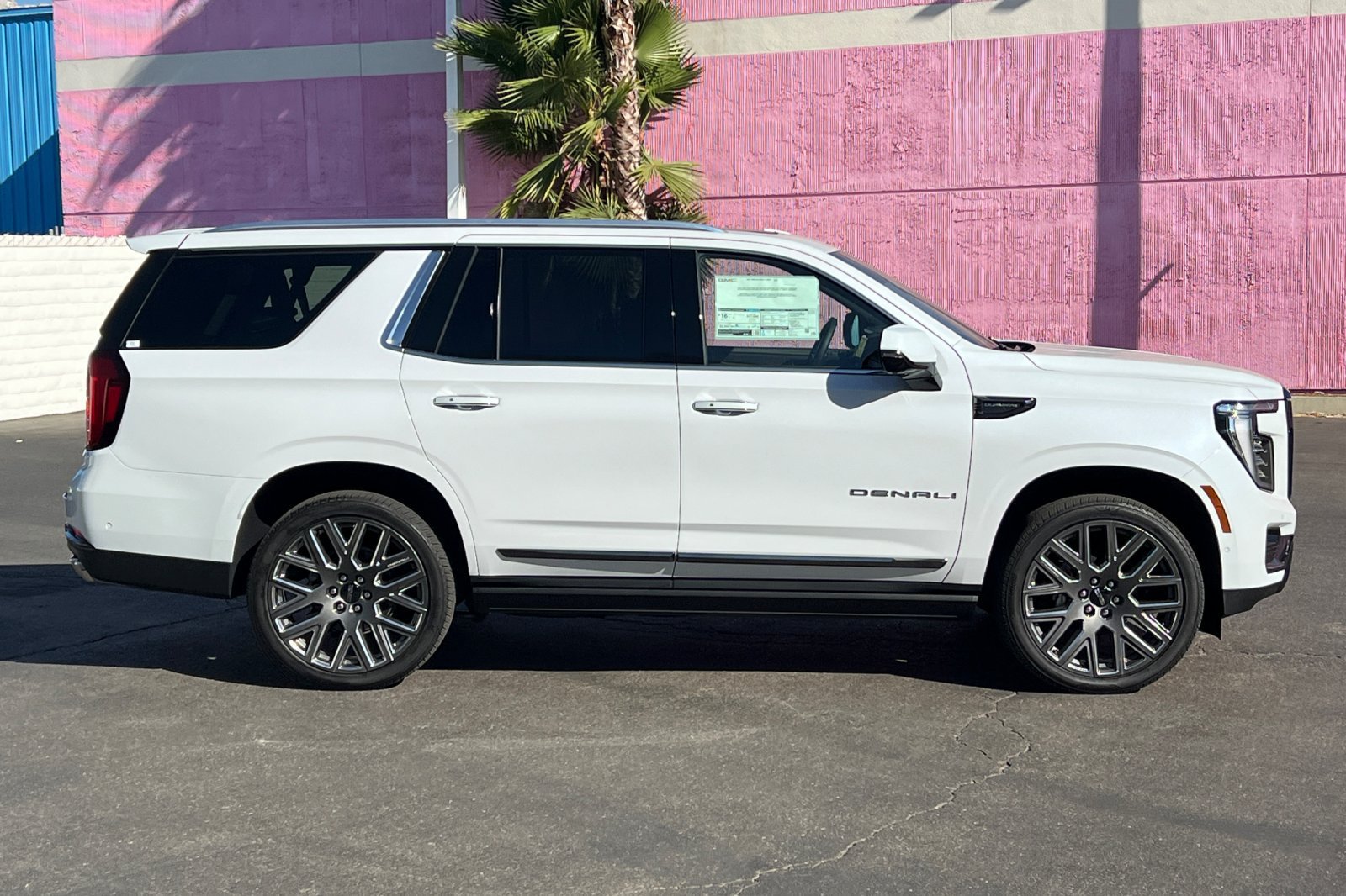 New 2026 GMC Yukon Denali Ultimate w/ LPO, Illumination Package AWD/4WD image 3
