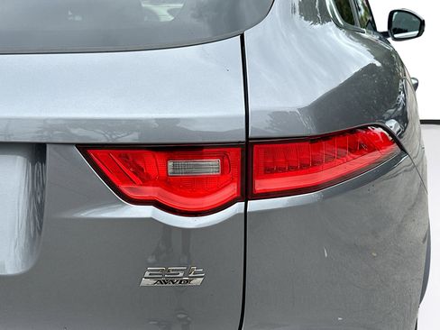 Used 2020 Jaguar F-PACE Premium image 31