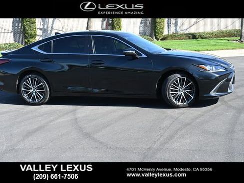Used 2023 Lexus ES 250 w/ Premium Package image 4
