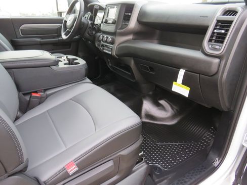 New 2023 RAM 4500 Tradesman image 25