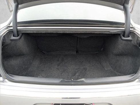 Used 2017 Chrysler 300 Limited image 6