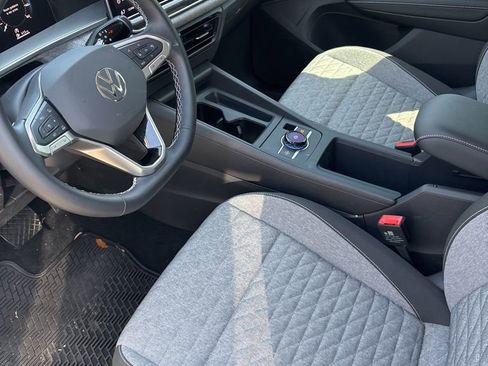 Used 2025 Volkswagen Tiguan S image 5