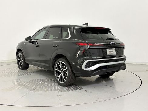 New 2026 Audi Q3 quattro 2.0T AWD/4WD image 3